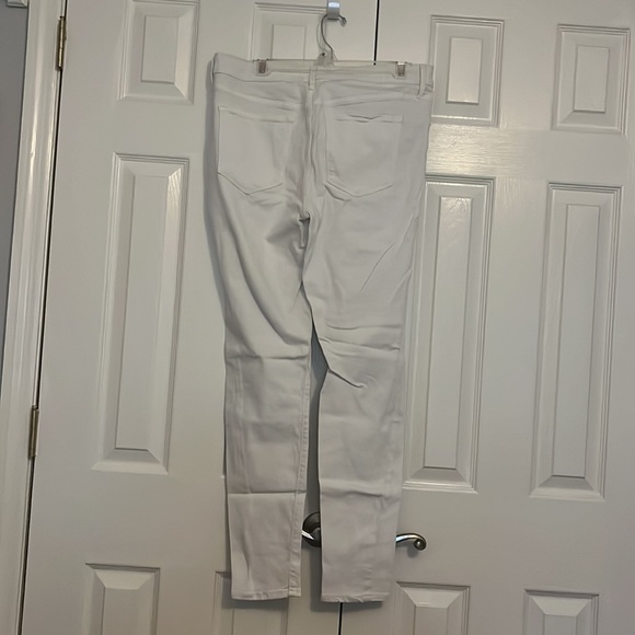 womens white jeans - Picture 2 of 4